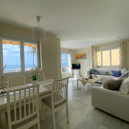 Beautiful Flat With Sea View In The Center Lägenhet